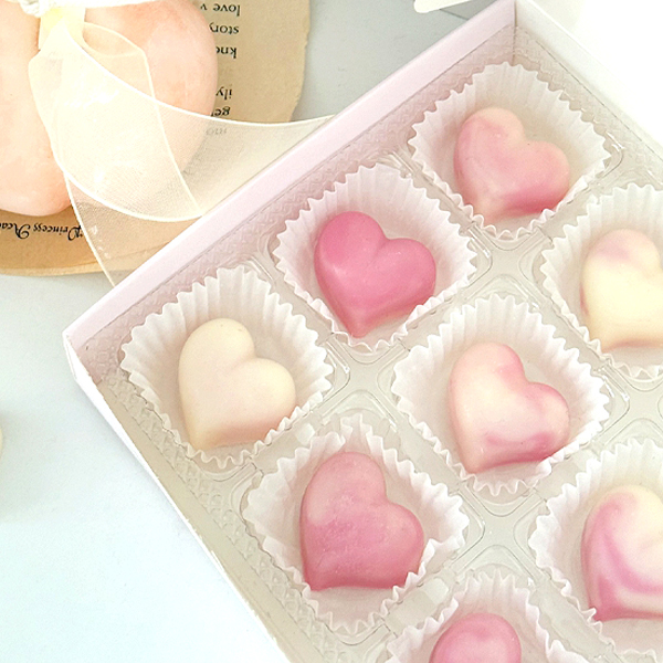 로맨틱한 하트 블룸 초콜릿 만들기 세트